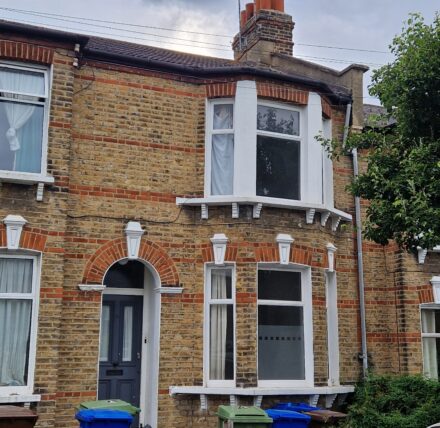 Bright two bedroom property with private garden in East Dulwich